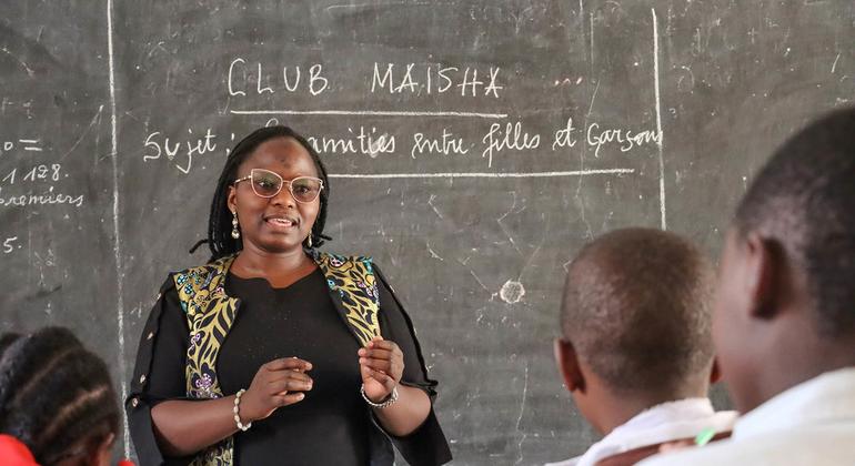 Marie Thèrese Cito est chargée de projet santé chez Uwezo Africa Initiative. Son association a mis des serviettes hygiéniques lavables à la disposition des écoles.
