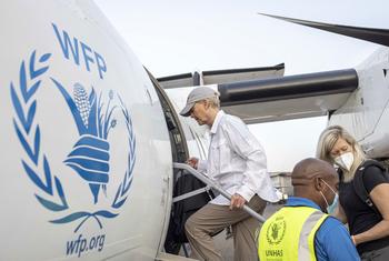 US Ambassador to the UN, Cindy McCain (centre), travels on mission with WFP in Kenya in March 2022.