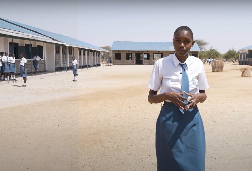 Sharlyne Kapua, Msichana mwenye umriwa miaka 16 akiwa kwenye shule ya sekondari ya wasichana ya Katilu hapa Turkana nchini Kenya.