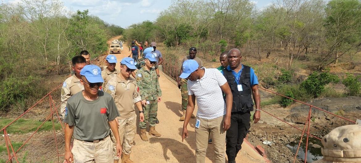 在西加扎勒河州拉加县，联合国南苏丹特派团中国籍维和人员修复了两座重要桥梁，以及连接拉加和该州首府瓦乌的一段40公里长的道路。