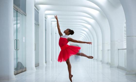 Bailarina Ingrid Silva defende haver espaço para fazer sucesso mesmo com necessidades de se eliminar diferenças e distâncias