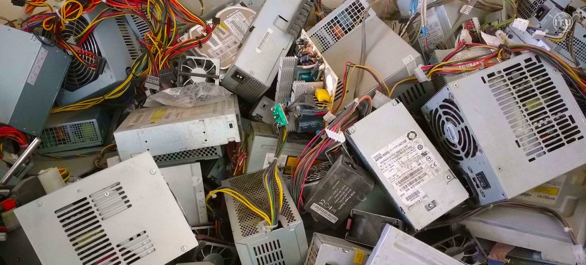 Mundo gerou 62 milhões de toneladas de resíduos eletrônico em 2022
