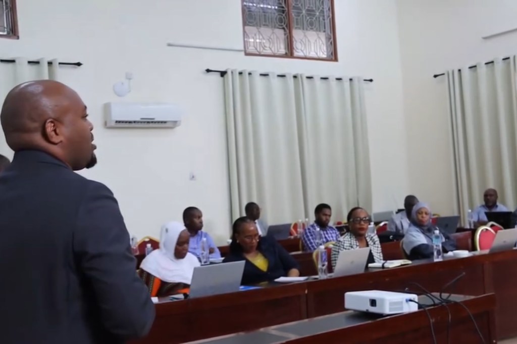 Mafunzo ya Muongozo wa Upatikanaji wa Fedha kwa Mamlaka za Serikali za Mitaa yaliratibiwa na Chuo cha Mipango, (IRDP) kwa ufadhili wa UNDP nchini Tanzania. Mafunzo ya Muongozo wa Upatikanaji wa Fedha kwa Mamlaka za Serikali za Mitaa yaliratibiwa na Chuo cha Mipango, (IRDP) kwa ufadhili wa UNDP nchini Tanzania.