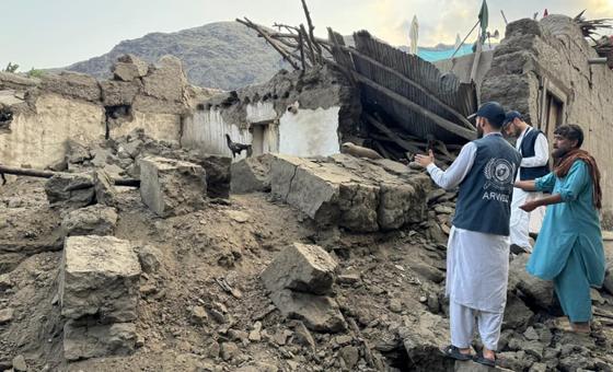 UNHCR's partner, AREWO, assess the needs of the Afghans affected by the earthquake that hit the region on 31 August.