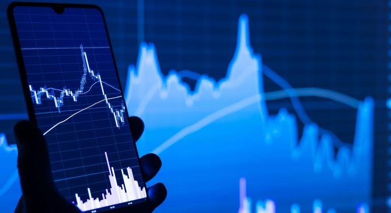 World News in Brief: Global economy ‘on the brink’, ending slavery, Latin America jobs update