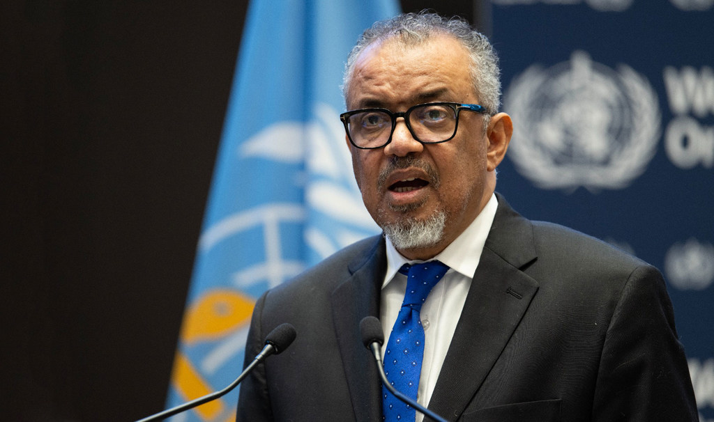 Mkurugenzi Mkuu wa WHO, Tedros Adhanom Ghebreyesus, akitoa hotuba ya ufunguzi katika kikao cha 156 cha Baraza la Uongozi.