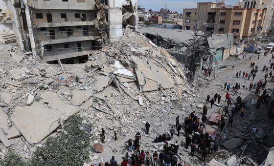 Des bâtiments résidentiels détruits dans le quartier Al-Shaboura, à Rafah, dans le sud de Gaza.