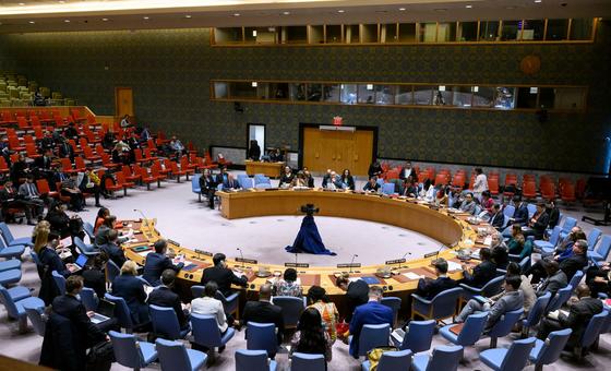 قاعة مجلس الأمن الدولي. يتشكل المجلس من 15 عضوا، منهم 5 دائمو العضوية يتمتعون بحق النقض أو الفيتو.