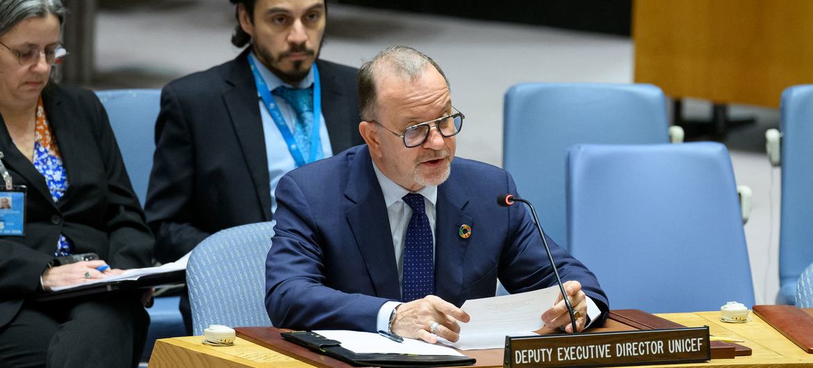 Ted Chaiban, Diretor Executivo Adjunto da UNICEF para Ação Humanitária e Operações de Abastecimento, informa a reunião do Conselho de Segurança da ONU sobre crianças e conflitos armados.