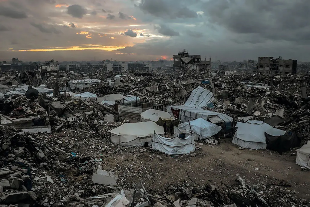 Vita vimeangamiza Gaza kuigeuza vifusi.