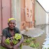 برونڈی کی یہ خاتون سیلاب میں اپنا گھر بہہ جانے کے بعد بوجمبورا میں رشتہ داروں کے ہاں ٹھہری ہوئی ہیں۔