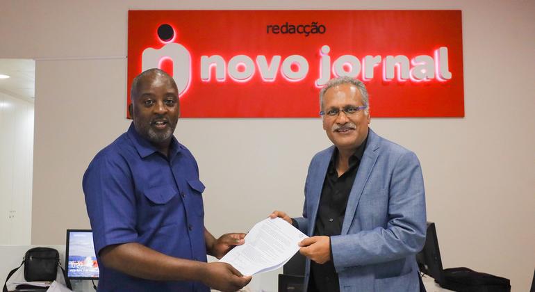 Diretor do Novo Jornal de Angola, Armindo Laureano, assinou o acordo com o chefe da comunicação do Unicef Angola, Atul Kumar