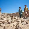 Mais de 400 casas foram destruídas por chuvas fortes e inundações repentinas na província de Ghor, no Afeganistão, deixando centenas de crianças sem casa ou pertences.