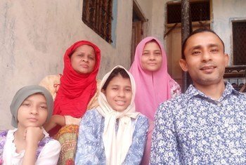 روہنگیا پناہ گزیں نظام الدین انڈیا کے دارالحکومت نئی دلی میں اپنے اہل خانہ کے ساتھ۔