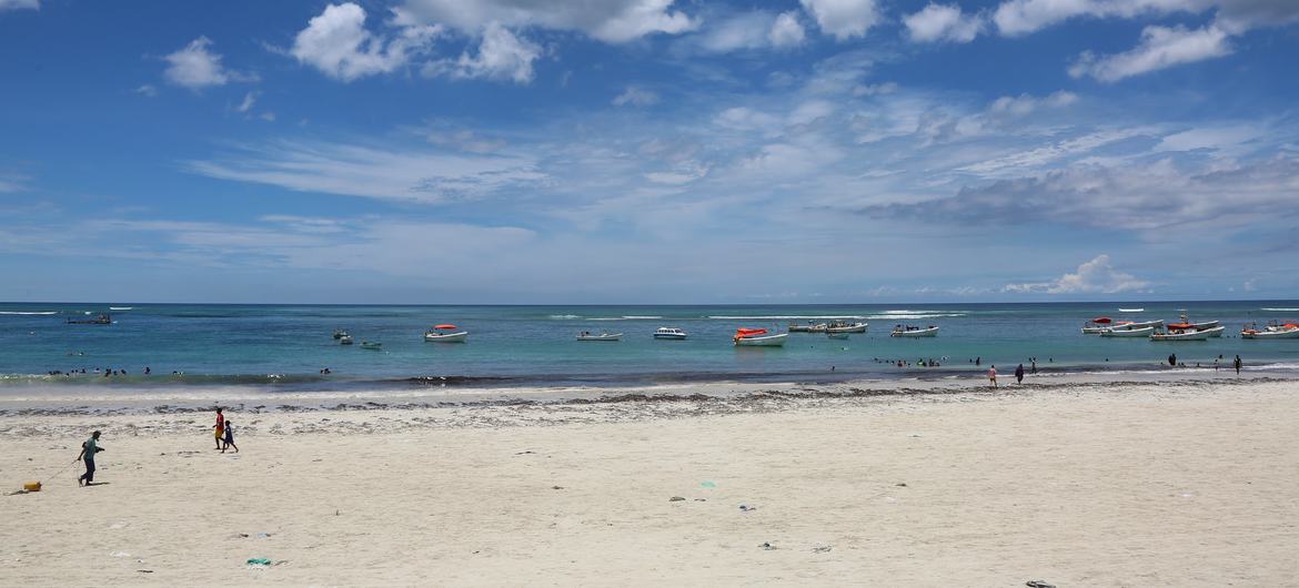 A file photo of the Lido Beach in the Mogadishu. The beach is popular among Somalis to spend time with family and friends.