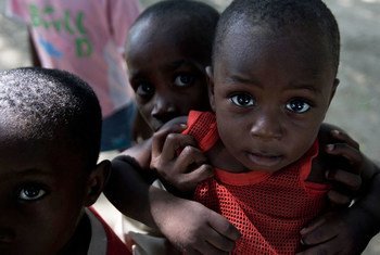 Más de medio millón de niños en Haití carecen de acceso a refugio, agua potable e instalaciones de higiene, están aumentando rápidamente la amenaza de infecciones respiratorias agudas, enfermedades diarreicas, cólera y malaria. 