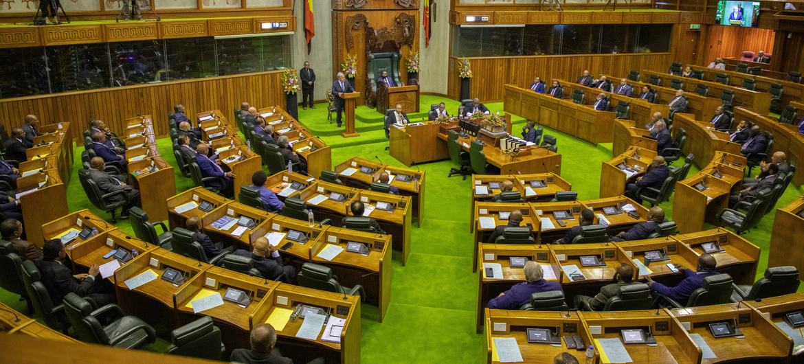 Secretary-General  António Guterres delivers remarks at a meeting of the Parliament of Papua New Guinea.