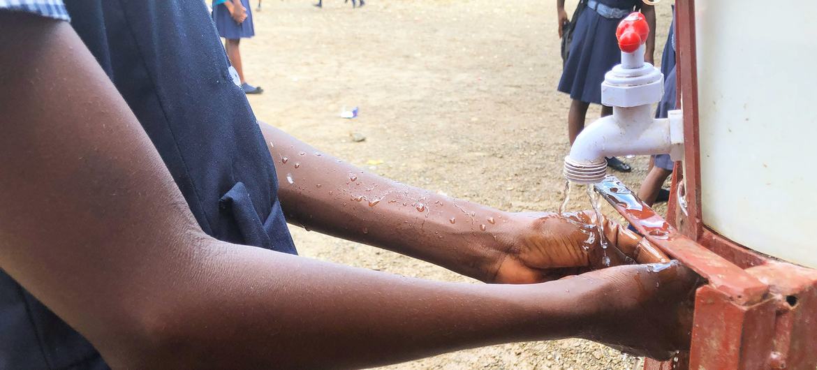 Washing hands helps to prevent the spread of cholera.