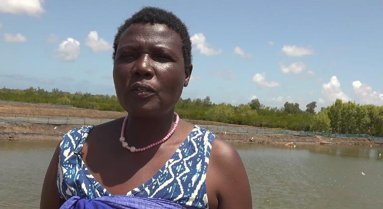 Christine, mfugaji wa samaki amabye ni mnufaika wa mradi wa Umoja Self-Help Group na Mradi wa Maendeleo ya Pwani ya Kenya (KCDP). 