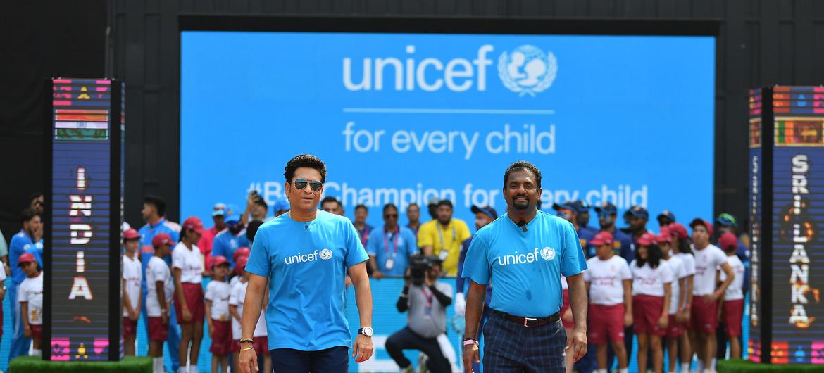 यूनीसेफ़ के दक्षिण एशिया क्षेत्रीय सदभावना दूत, सचिन तेंदुलकर ने विश्व कप क्रिकेट मैच के दौरान लड़कियों के अधिकारों के लिए 'वन डे फॉर चिल्ड्रन' अभियान का नेतृत्व किया.
