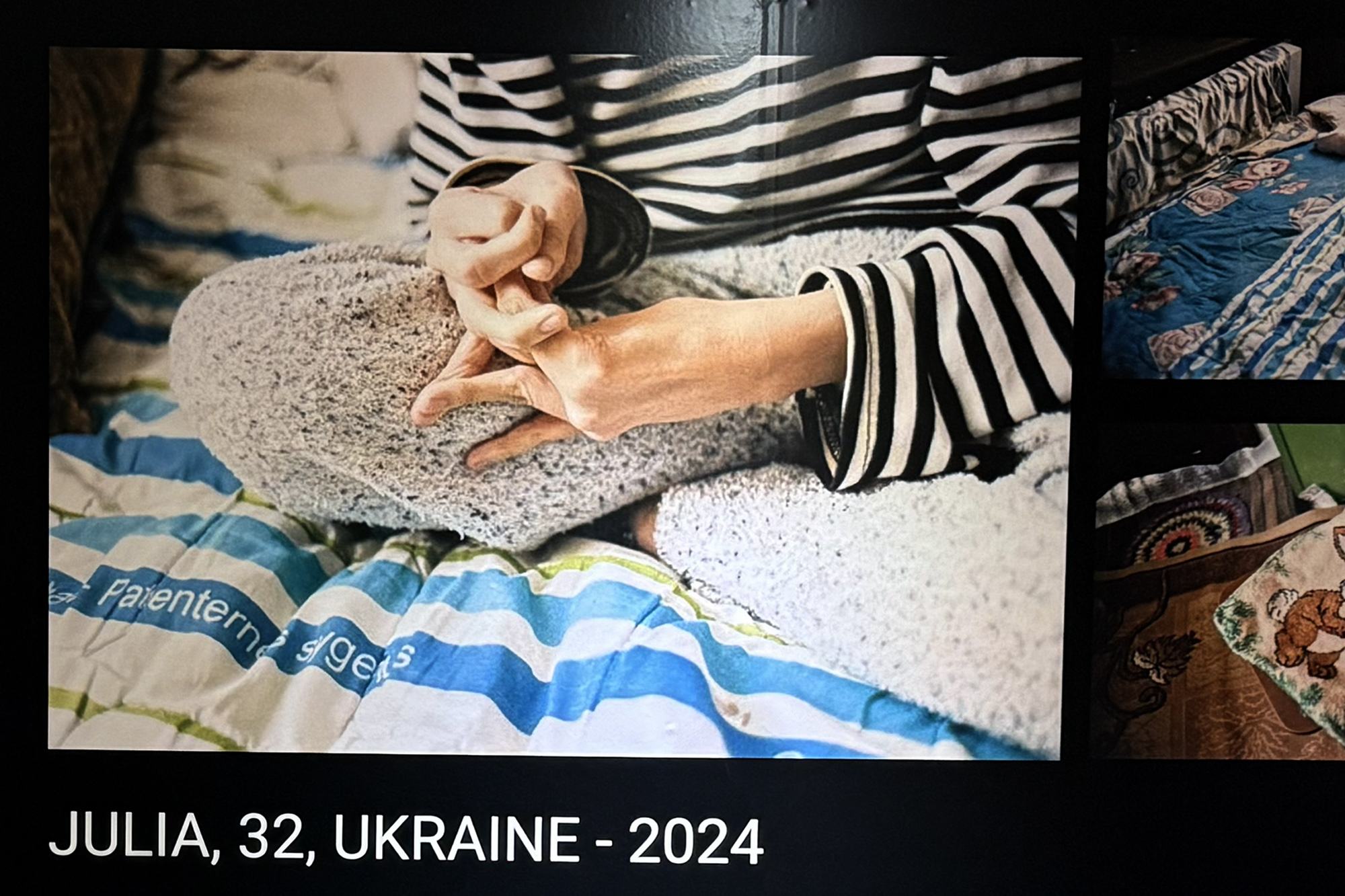 جوليا، البالغة من العمر 32 عاما، مصابة بشلل دماغي، وهي طريحة الفراش. تُركت وحيدة بعد أن اعتقلت القوات الروسية والديها في أوكرانيا.