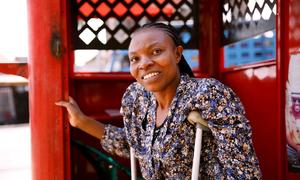 Yvonne Makendo, mfanyabiashara wa kutembeza bidhaa na pia fundi cherehani mjini Bukavu, jimboni Kivu Kusini nchini Jamhuri ya Kidemokrasia ya Congo, DRC.