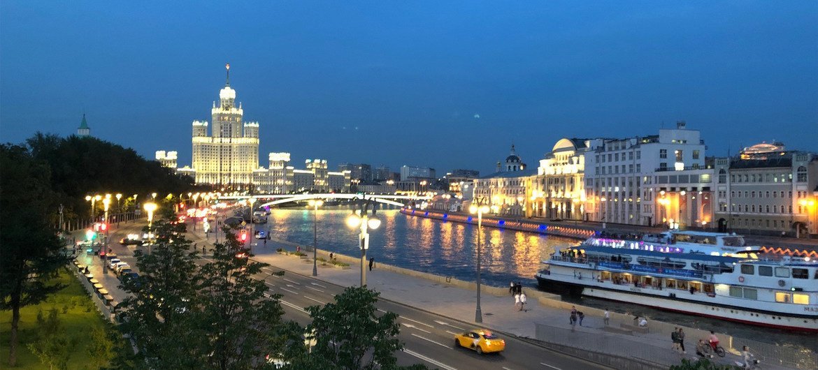 The Moskva River in central Moscow on a summer night