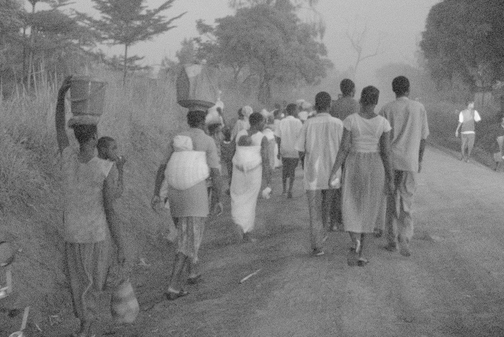 En 2004, dans le nord de l'Ouganda, les « navetteurs nocturnes » quittaient chaque nuit leur domicile pour se réfugier dans des abris, craignant que les enfants ne soient enlevés de force par l'Armée de résistance du Seigneur (LRA). (archives)
