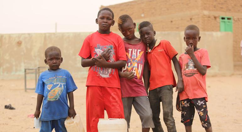 Children displaced by the conflict in Sudan (file).
