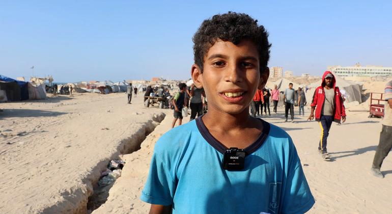 محمد مديريس، طفل فقد والده في غارة جوية إسرائيلية. جاء لتأمين الطعام لإخوته من شاحنات المساعدات الواصلة عبر معبر زيكيم.