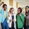 Jovens bolsistas do Women Power Club, uma iniciativa de mentoria no Burundi. Todos os quatro são originários da República Democrática do Congo
