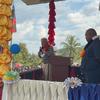 Le secrétaire général de ONU, António Guterres, s'exprime sur un podium lors d'une réunion communautaire dans le district de Nuku, en Papouasie-Nouvelle-Guinée.