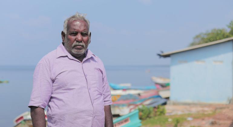  जोसेफ़ फ्राँसिस, श्रीलंका के किलिनोच्ची में पूनाकरी मछुआरा सहकारी संघ के अध्यक्ष हैं.