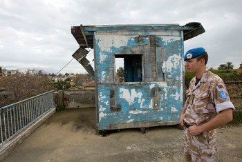La Force des Nations Unies chargée du maintien de la paix à Chypre (UNFICYP) contrôle la zone tampon entre les parties adverses (photo d'archives).