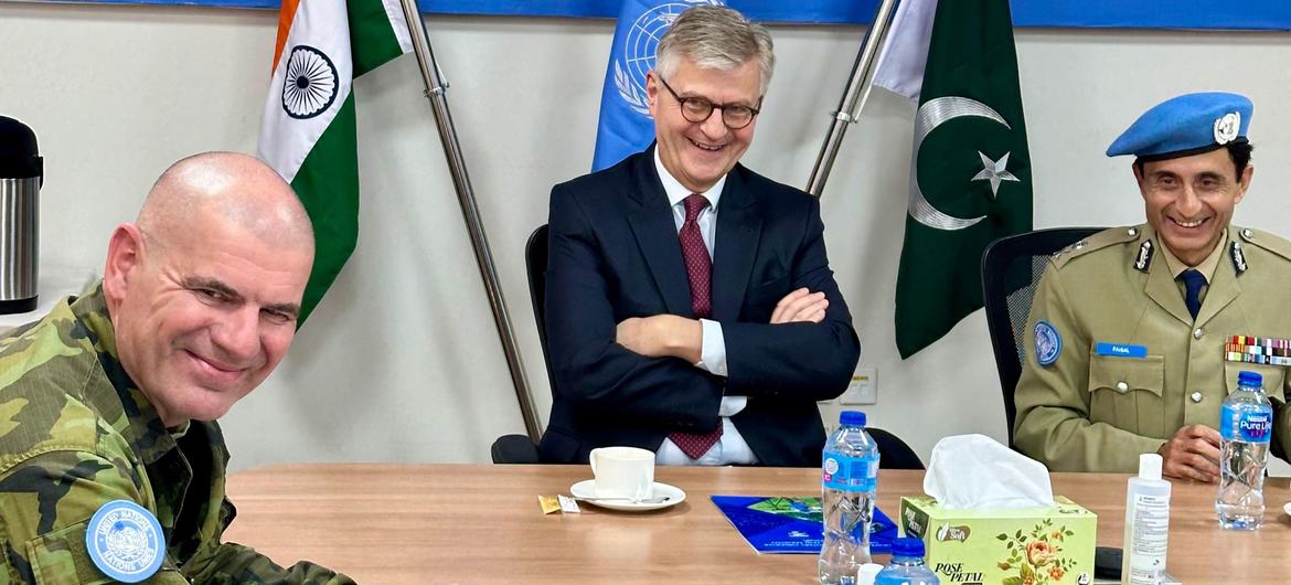 ژاں پیئر لاکوا اسلام آباد میں یو این موگپ کے ہیڈکوارٹر میں ایک بریفنگ میں شریک ہیں۔