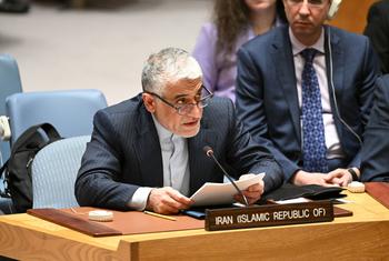 El embajador de Irán, Amir Saeid Iravani, interviene en la reunión del Consejo de Seguridad sobre las amenazas a la paz y la seguridad internacionales.
