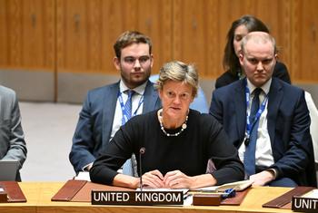 La embajadora del Reino Unido, Barbara Woodward, interviene en la reunión del Consejo de Seguridad sobre las amenazas a la paz y la seguridad internacionales.