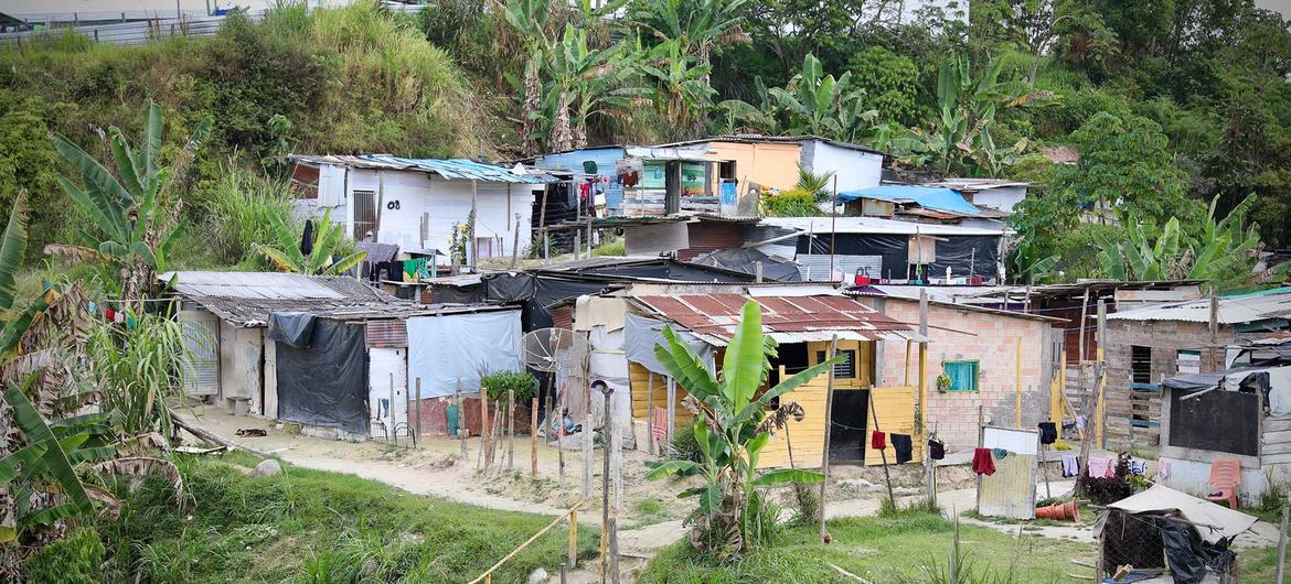 Vila Esperança, ou Aldeia da Esperança, assentamento espontâneo criado por migrantes e refugiados venezuelanos em Pacaraima