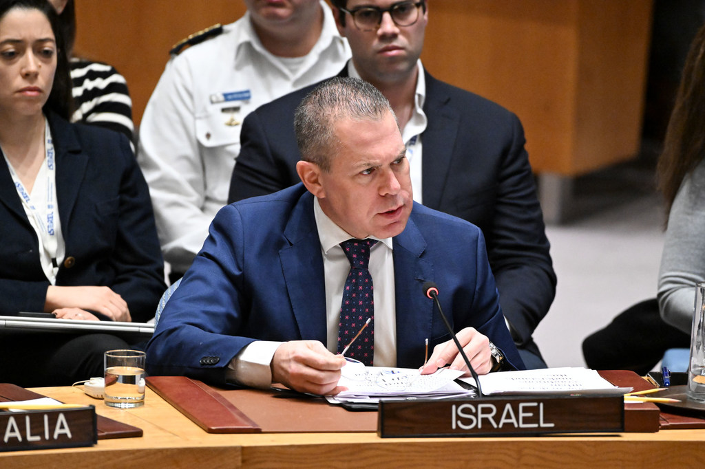 گیلاد اردان سفیر اسرائیل در شورای امنیت سازمان ملل سخنرانی می کند.