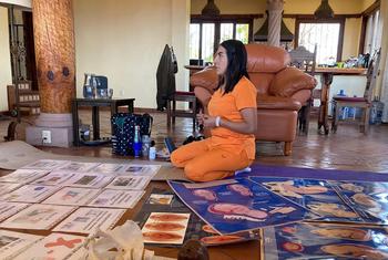 Silvia Ramos brinda acompañamiento durante parto. 