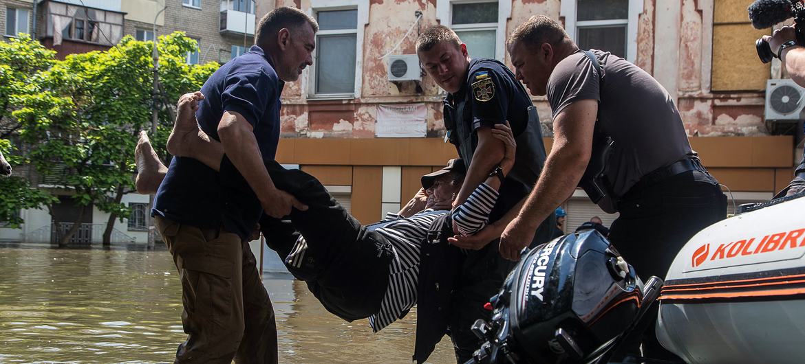 Pelo menos 27 localidades em Kiev foram atingidas pelo ataque