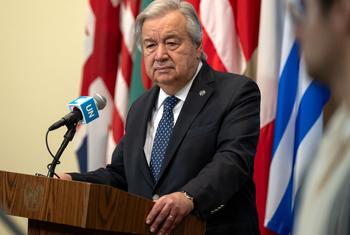 El Secretario General António Guterres habla a los medios de comunicación en la sede de la ONU en Nueva York.