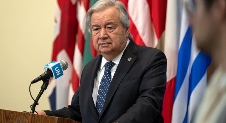 Le Secrétaire général António Guterres s'adresse à la presse au siège de l'ONU, à New York.