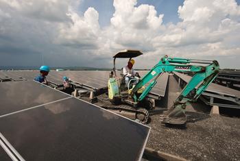 थाईलैंड में अक्षय ऊर्जा स्रोतों में लोपबुरी स्थित इस सौर ऊर्जा फ़ॉर्म का भी अहम योगदान है.