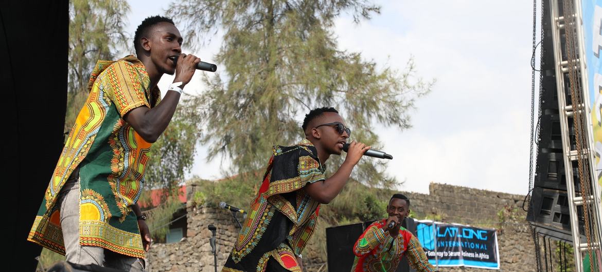 Wanamuziki nchini Jamhuri ya Kidemokrasia ya Congo, DRC wakitumbuiza wakati wa tamasha la Amani mjini Goma, jimboni Kivu Kaskazini.