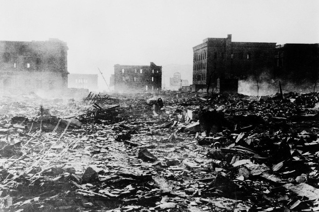 Хиросима после того, как на город была сброшена ядерная бомба в августе 1945 года. 