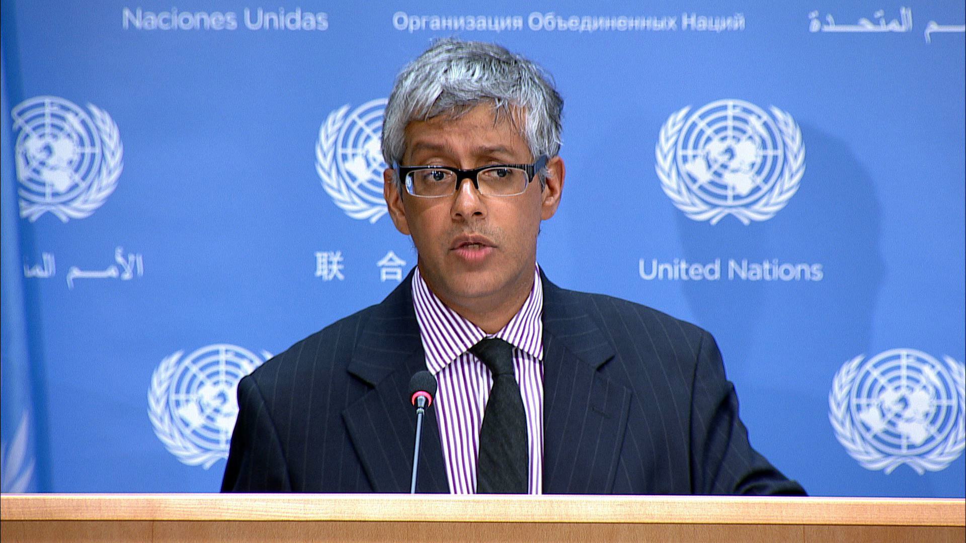 Farhan Haq, porte-parole adjoint du Secrétaire général de l'ONU, lors d'un point de presse à New York.