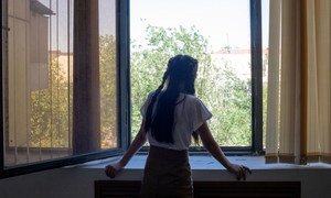 Muchos jóvenes experimentan sentimientos profundos de soledad.