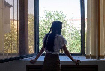 Muchos jóvenes experimentan sentimientos profundos de soledad.