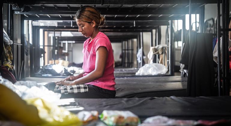 Una migrante venezolana en un refugio temporal tras cruzar la selva del Darién.